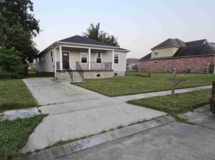 Amie P.'s Lawn Maintenance service result