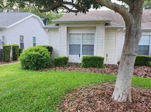 Bush Trimming by Robert Nelams for Peggy L. in Leesburg, FL