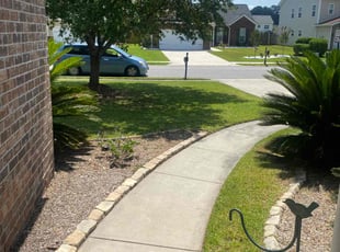 Ayamba, L.'s Lawn Mowing service result