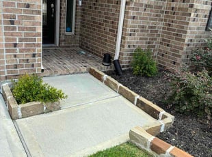 Weeding by Santiago Rodriguez for Charston H. in Manvel, TX