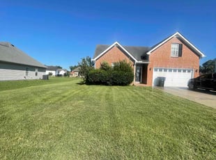 Bush Trimming by D Sheadrick for Derrin W. in Murfreesboro, TN
