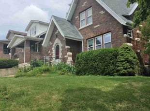 Bush Trimming by Christopher Richardson Sr for Mark H. in St. Louis, MO