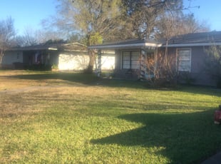 Leaf Removal by Victor Villarreal for Cassandra H. in Terrell Hills, TX