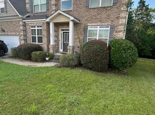 Bush Trimming by Marvin McCoy for Steven T. in Blythewood, SC