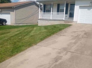 Donna C.'s Lawn Care service result