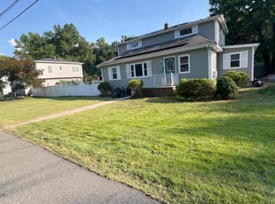 Stephanie M.'s Lawn Maintenance service result