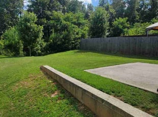 Dee P.'s Lawn Maintenance service result