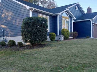 Bush Trimming by Mario Morris for Rhonda W. in Charlotte, NC