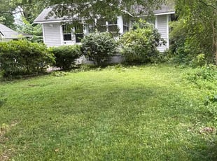 Bush Trimming by Edward Bivins for Daniel C. in Atlanta, GA