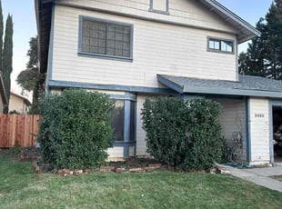 Bush Trimming by Diego Mojica for Steve P. in Sacramento, CA