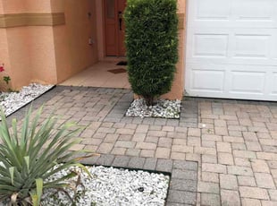 Bush Trimming by William Harvey for Calvin T. in Davenport, FL