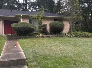 Bush Trimming by Phillip Minniefield for Ty T. in Shreveport, LA