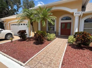 Bush Trimming by Ramon Taguja for Carolyn S. in Plant City, FL
