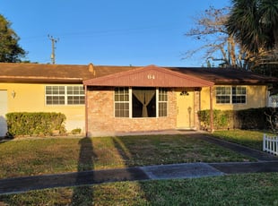 Bush Trimming by Dustin Yaklin for Peter G. in Boca Raton, FL