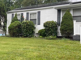 Bush Trimming by Terrence Hawkins for Cynthia B. in Clinton, MD