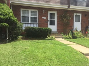 Bush Trimming by Kevin Zapf for Zartia B. in Woodbridge, VA