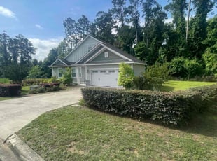 Bush Trimming by Ronald Wade for Tommy p. in Tallahassee, FL