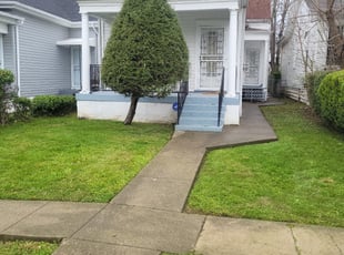 Bush Trimming by Ceo Bailey for Gail S. in Louisville, KY