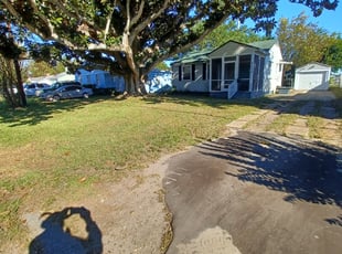 Leaf Removal by Brandon Madden for Jillian D. in Jacksonville, FL