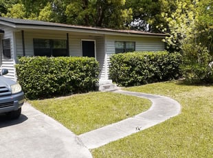 Bush Trimming by Willie Collier for Malcolm F. in Jacksonville, FL