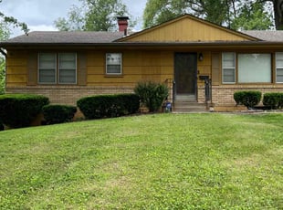 Bush Trimming by Joel Friedrich for Freddie S. in Raytown, MO