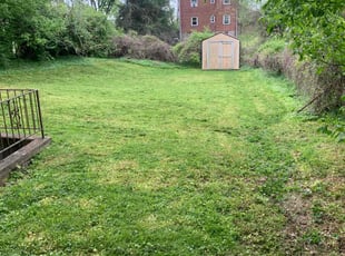 Gloria W.'s Lawn Service service result