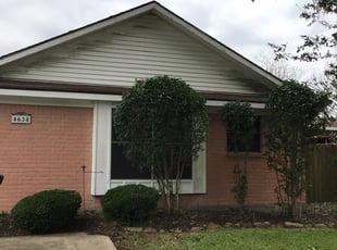 Bush Trimming by Agapito Rivera for Patti T. in Pearland, TX