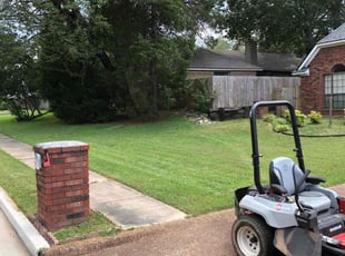 Donna E.'s Lawn Service service result