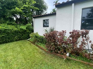 Bush Trimming by Marcus Major for Benjamin G. in Hollywood, FL