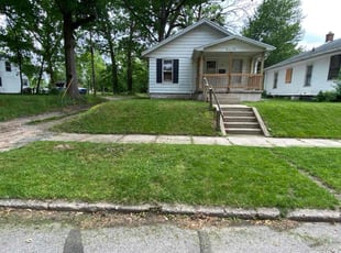 Lorraine A.'s Lawn Service service result
