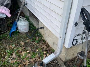 Bush Trimming by Edgar Hernandez for HEATHER J. in Columbus, OH