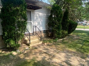 Bush Trimming by Marcus Williams for Roderick V. in Maple Heights, OH