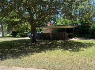 Bush Trimming by Don Smithson for Nicholas B. in Jacksonville, FL