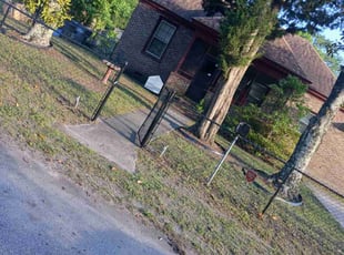 Leaf Removal by Brandon Sanders for Kimyatta M. in North Charleston, SC