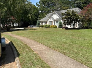 Leslie E.'s Lawn Mowing service result