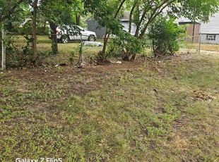 Leaf Removal by Rashad Wash for Bishop M. in Gary, IN