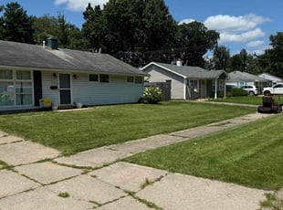Roselyne C.'s Lawn Mowing service result