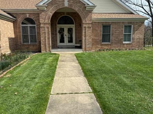 Amber V.'s Lawn Service service result
