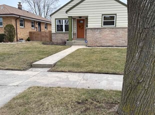 Leaf Removal by Michael Williams for Rosemary L. in Milwaukee, WI