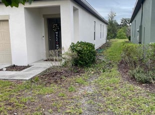 Bush Trimming by Jorge Aguirre for Dee E. in DeLand, FL