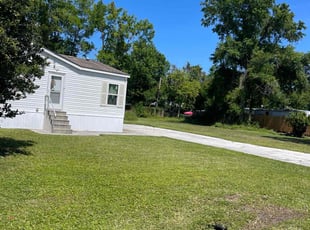 Melissa Z.'s Lawn Care service result