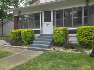 Bush Trimming by Ceo Bailey for Michael S. in Jeffersonville, IN