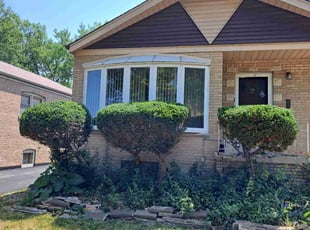 Bush Trimming by Tracey Martin for Timothy B. in Chicago, IL