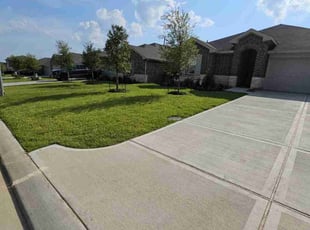 Rene' C.'s Lawn Service service result