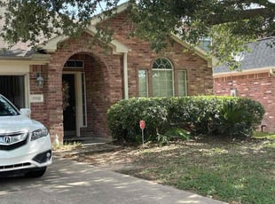 Bush Trimming by Abraham Flores for Regina W. in Katy, TX