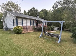 Bush Trimming by Eric Bell for Fawn T. in Adamsville, AL