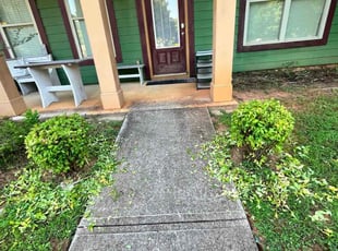Bush Trimming by Markeiven Ogburn for Delast M. in Hampton, GA