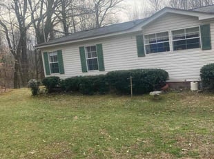 Bush Trimming by Leonardo Mora Hernandez for James C. in Buford, GA