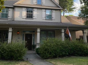 Leaf Removal by Victor Ramirez for melissa f. in Dallas, TX