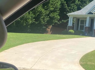 Tracy L.'s Lawn Care service result